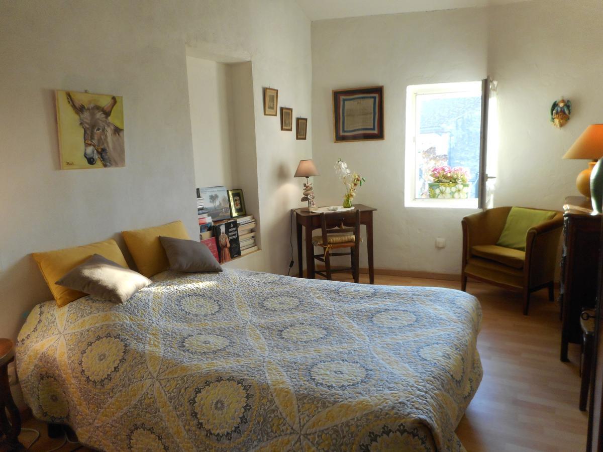 Petit Grenier Douillet De Cathie Bed & Breakfast Roquemaure  Exterior photo